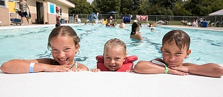 Children enjoying a swim day at Grosvenor Pool